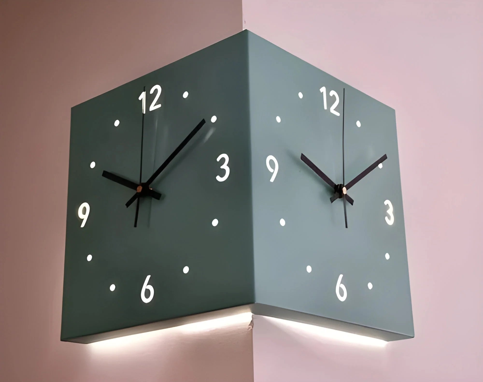 Garduru Clock — Elegant Double‑Sided Wall Clock